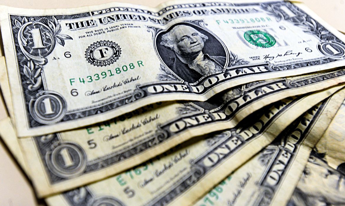 Dólar: moeda está cotada a R$ 4,87