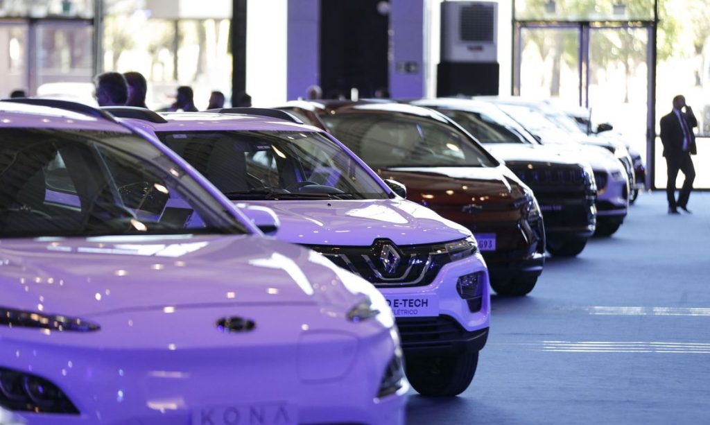 Vendas de carros novos no Brasil têm alta de 12% em 2023