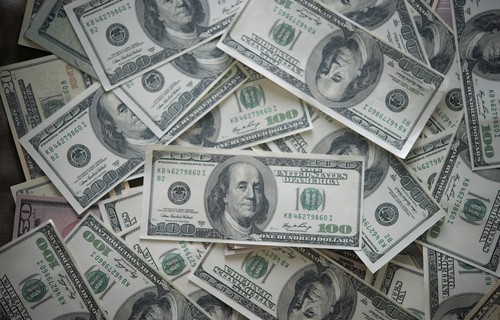 Dólar começa a terça-feira (14) cotado a R$ 5,16, diante de cautela  dos investidores
